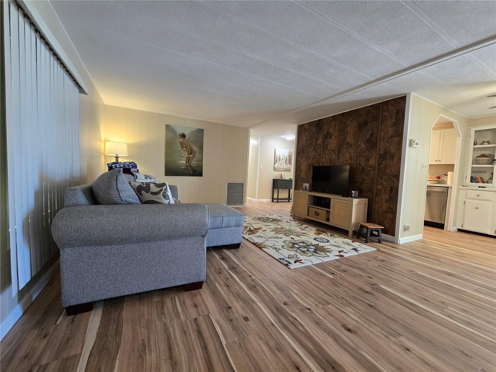 SHADOW BROOK MOBILE HOME - Residential