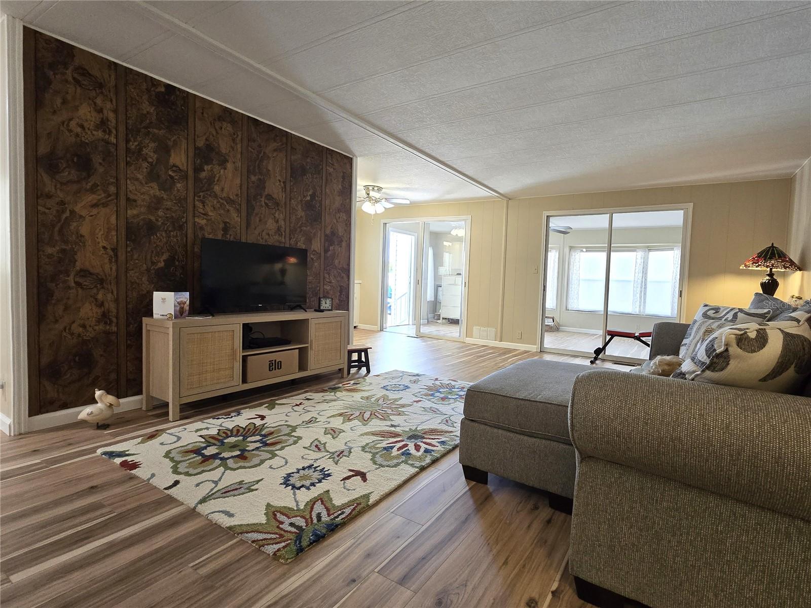 SHADOW BROOK MOBILE HOME - Residential