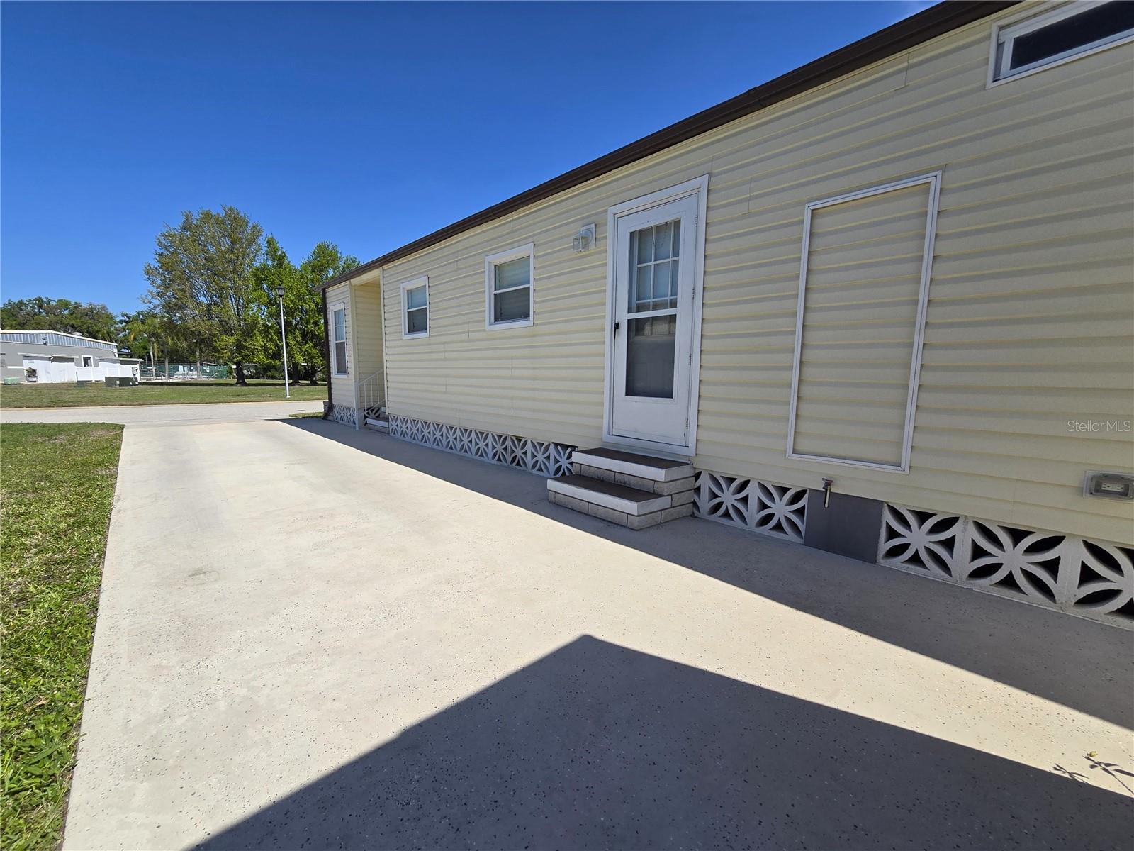SHADOW BROOK MOBILE HOME - Residential