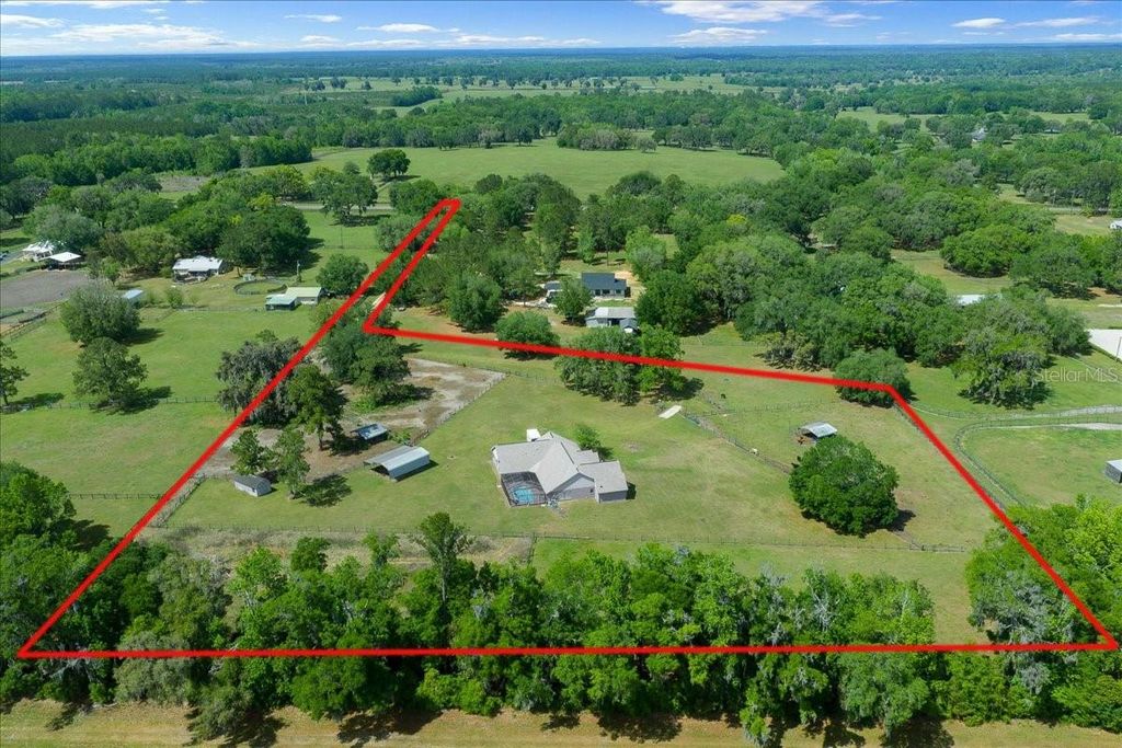 Photo of 13456 W Highway 318, Williston, FL 32696 (MLS # OM722269)