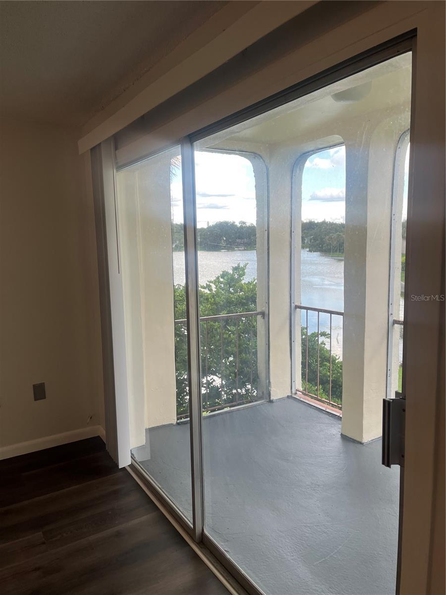 ROYAL ARMS CONDO - Residential