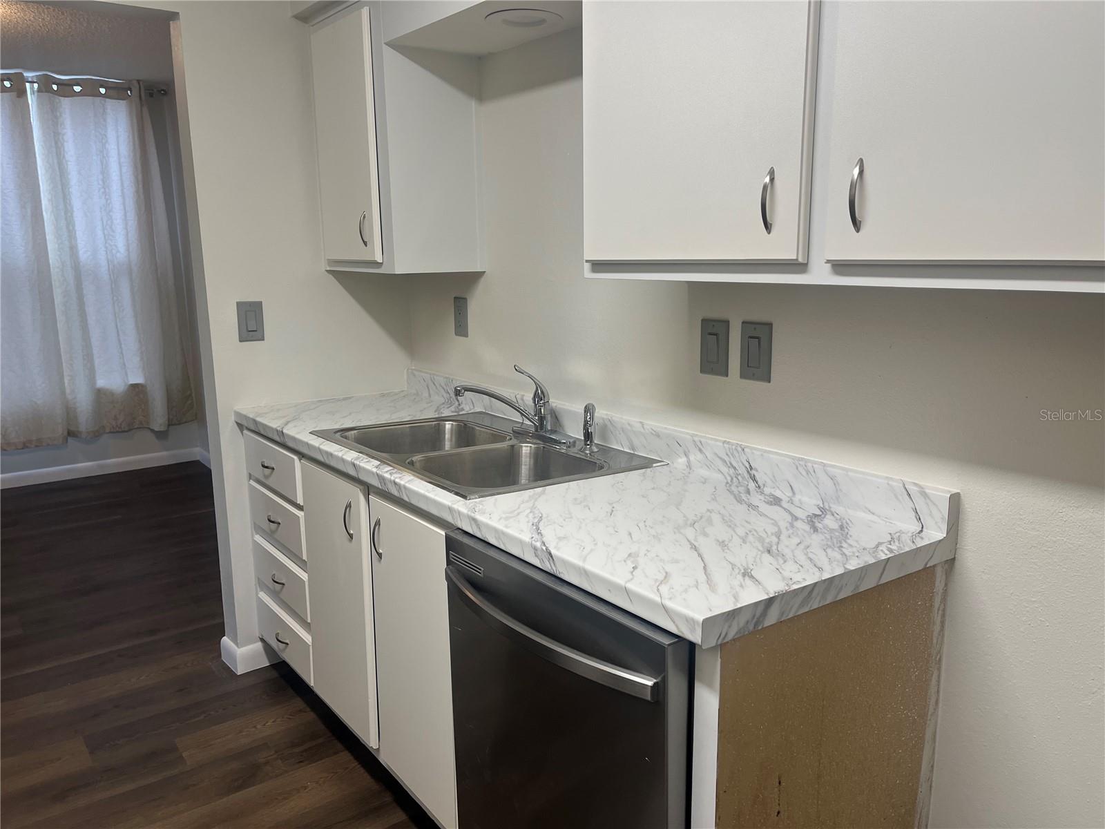 ROYAL ARMS CONDO - Residential