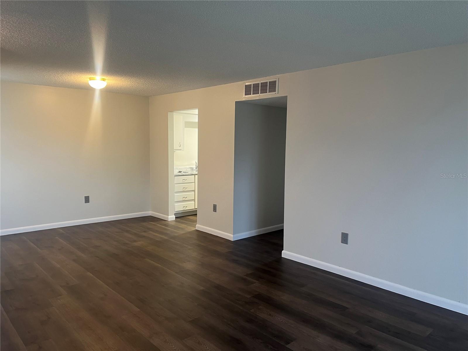 ROYAL ARMS CONDO - Residential