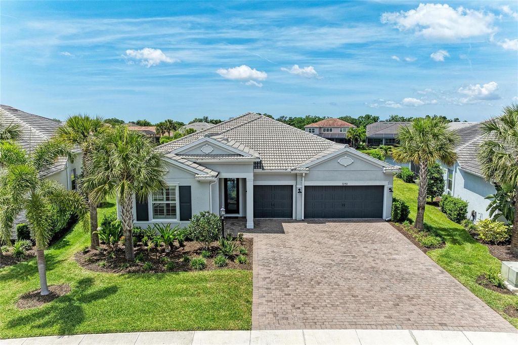 Photo of 12151 Cranston Way, Lakewood Ranch, FL 34211 (MLS # A4692938)
