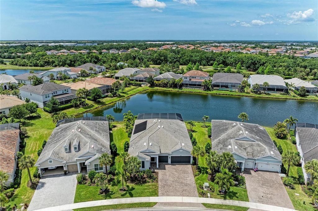 Photo of 12151 Cranston Way, Lakewood Ranch, FL 34211 (MLS # A4692938)