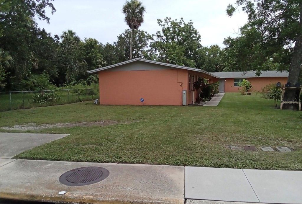 Photo of 555 Oak Street, Daytona Beach, FL 32114 (MLS # O6370387)