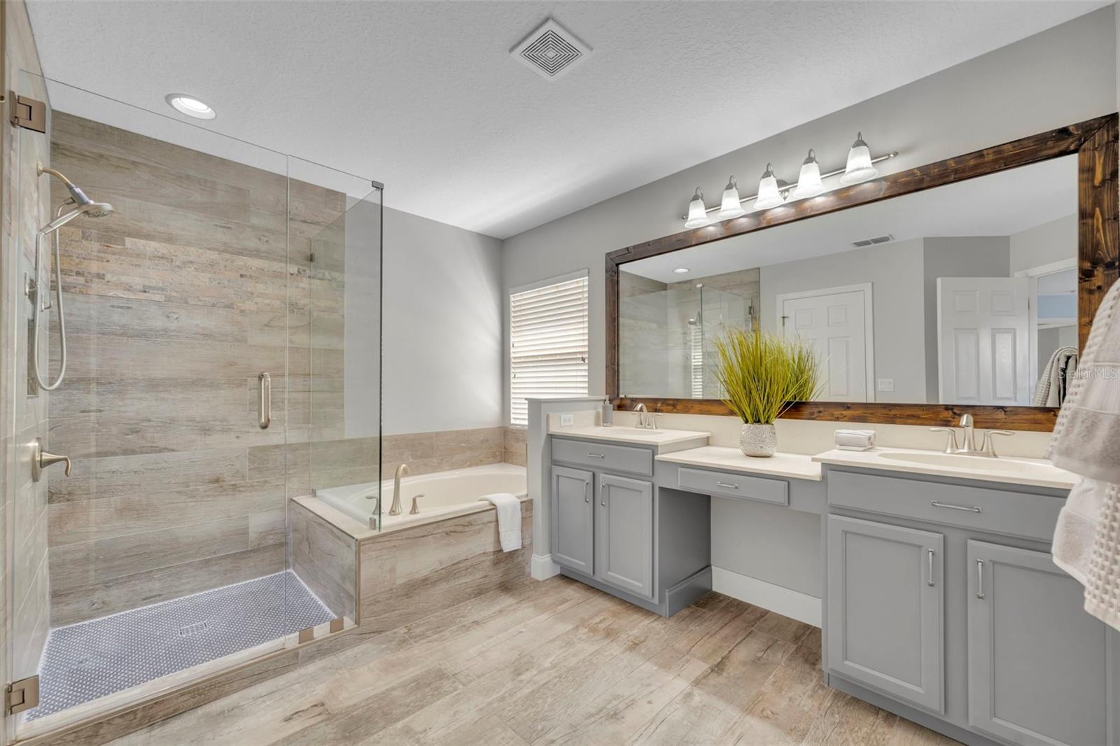 AVALON LAKES PH 01 VILLAGE I & J - Residential