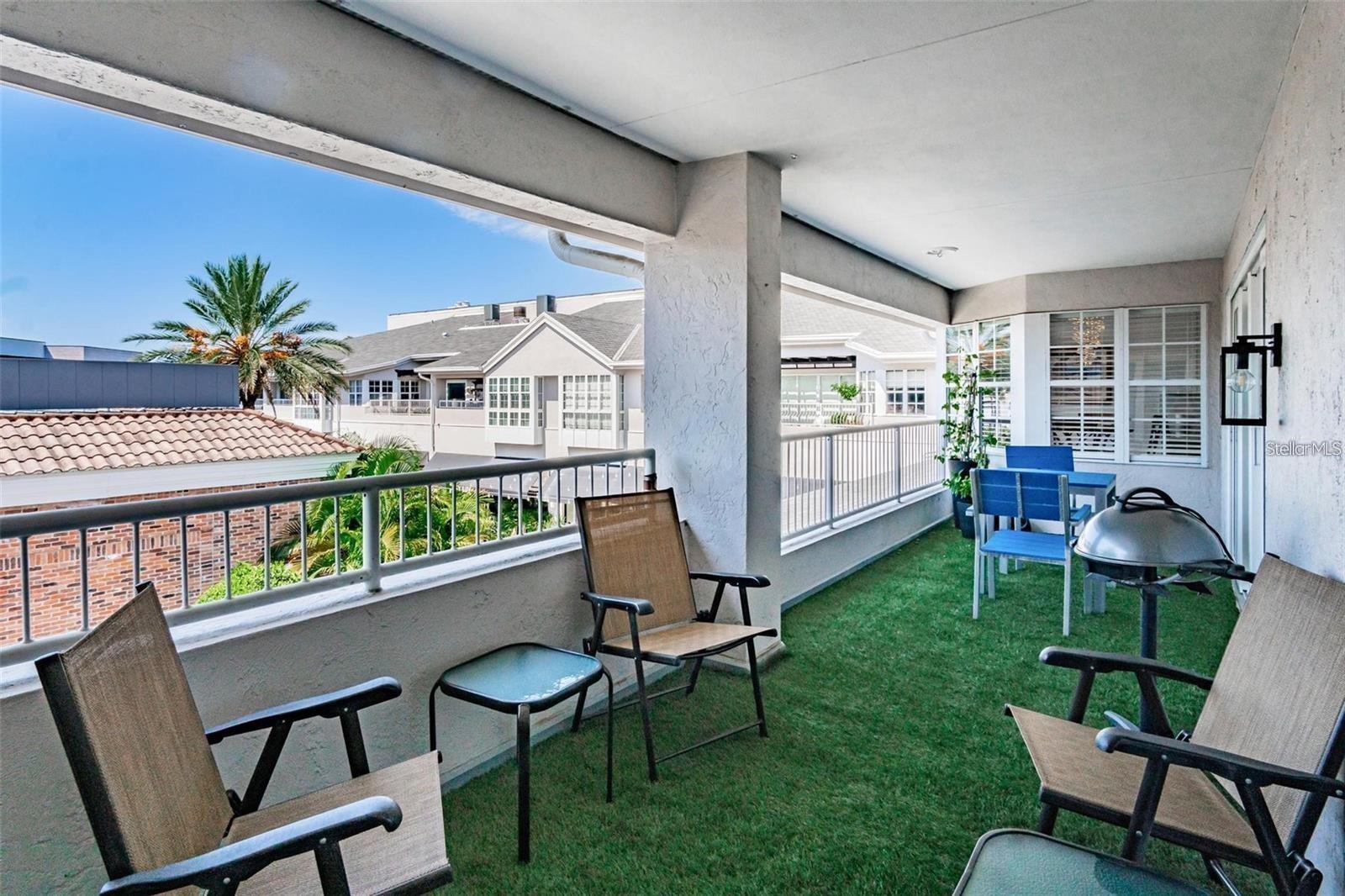 OLD HYDE PARK VILLAGE RESIDENT - Residential Lease