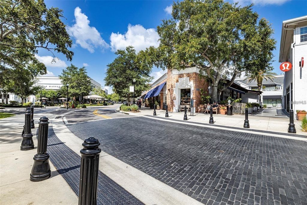 Photo of 1645 W Snow Circle #205, Tampa, FL 33606 (MLS # TB8466342)