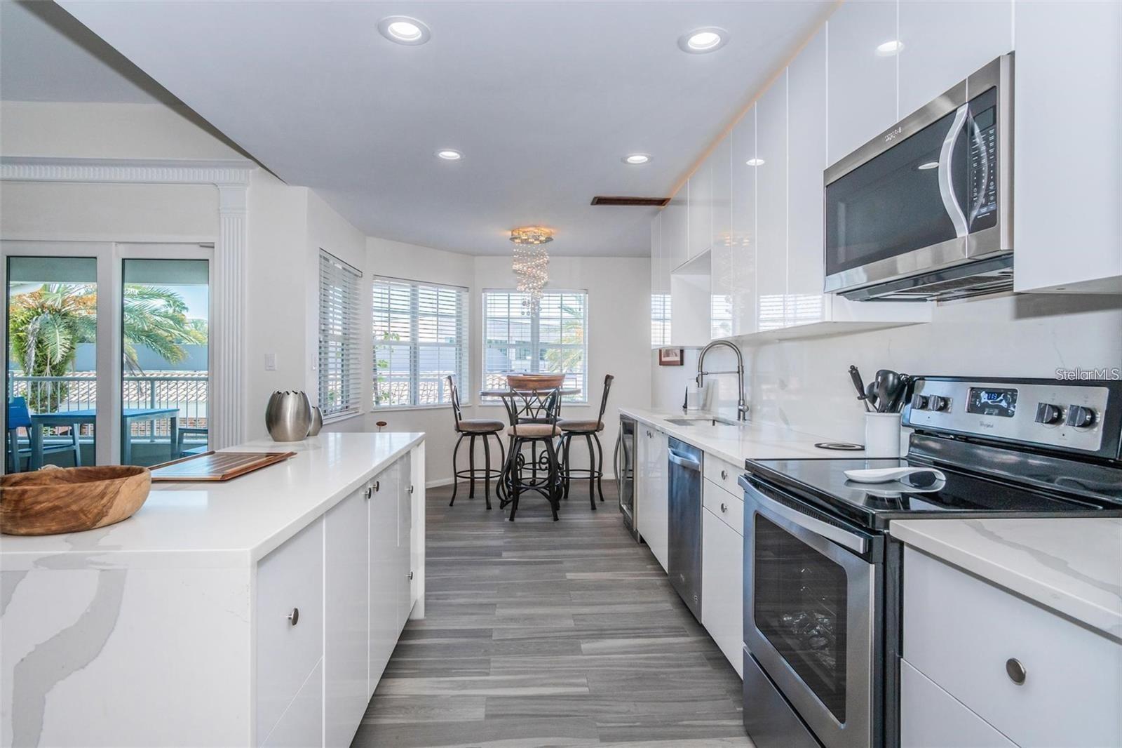 OLD HYDE PARK VILLAGE RESIDENT - Residential Lease