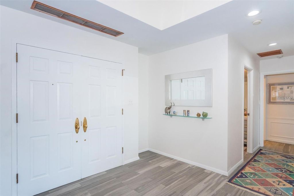 Photo of 1645 W Snow Circle #205, Tampa, FL 33606 (MLS # TB8466342)