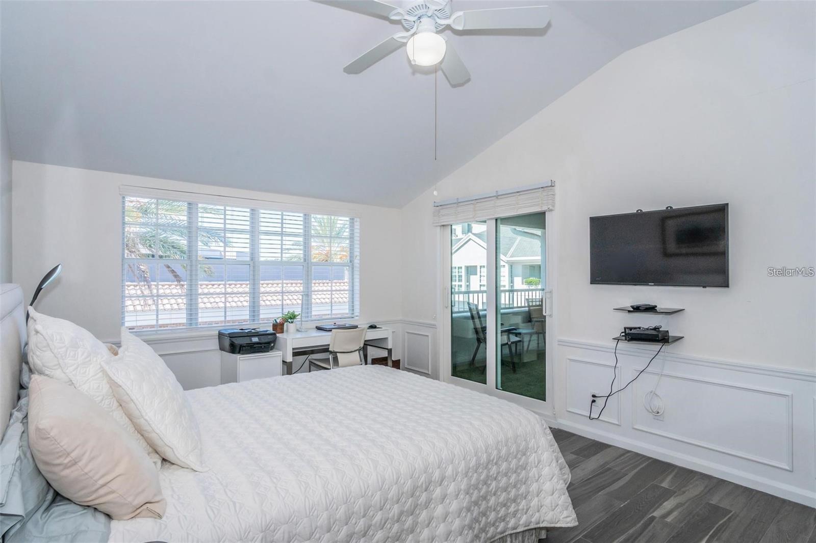 OLD HYDE PARK VILLAGE RESIDENT - Residential Lease