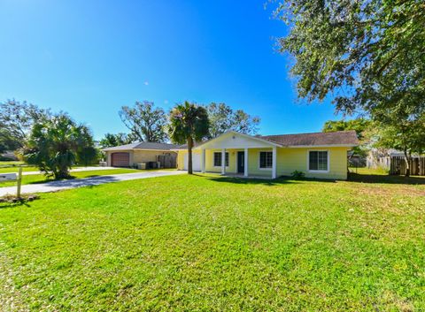 A home in LAND O LAKES