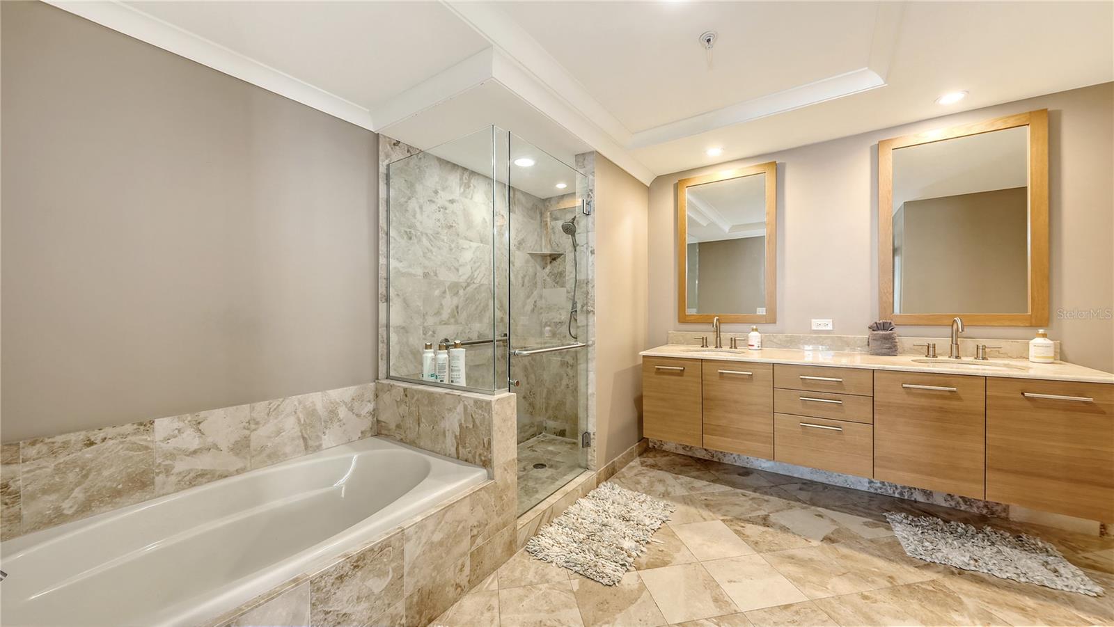 1350 MAIN RESIDENTIAL - Residential