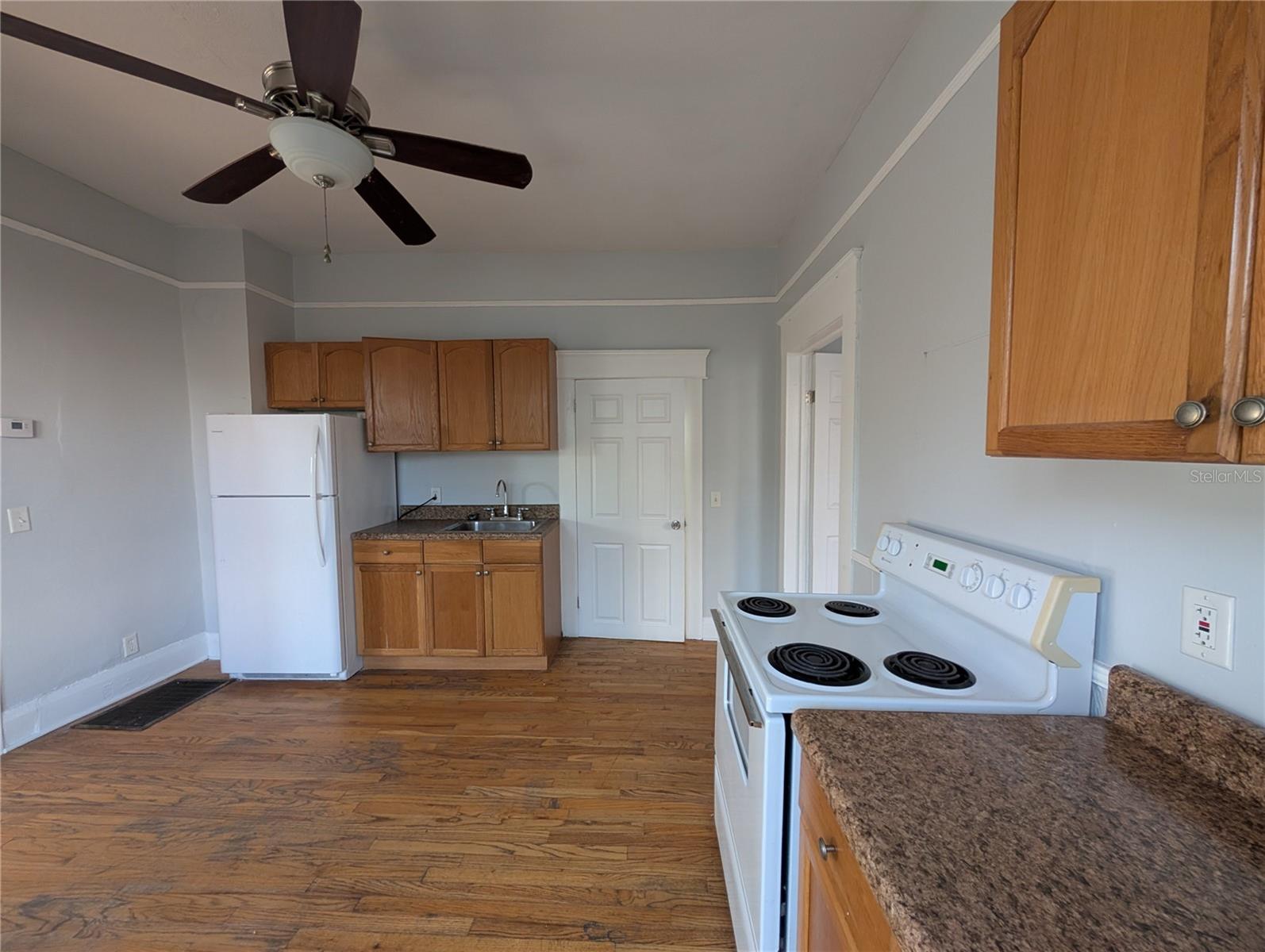 103 S WESTLAND AVENUE Apartment 3