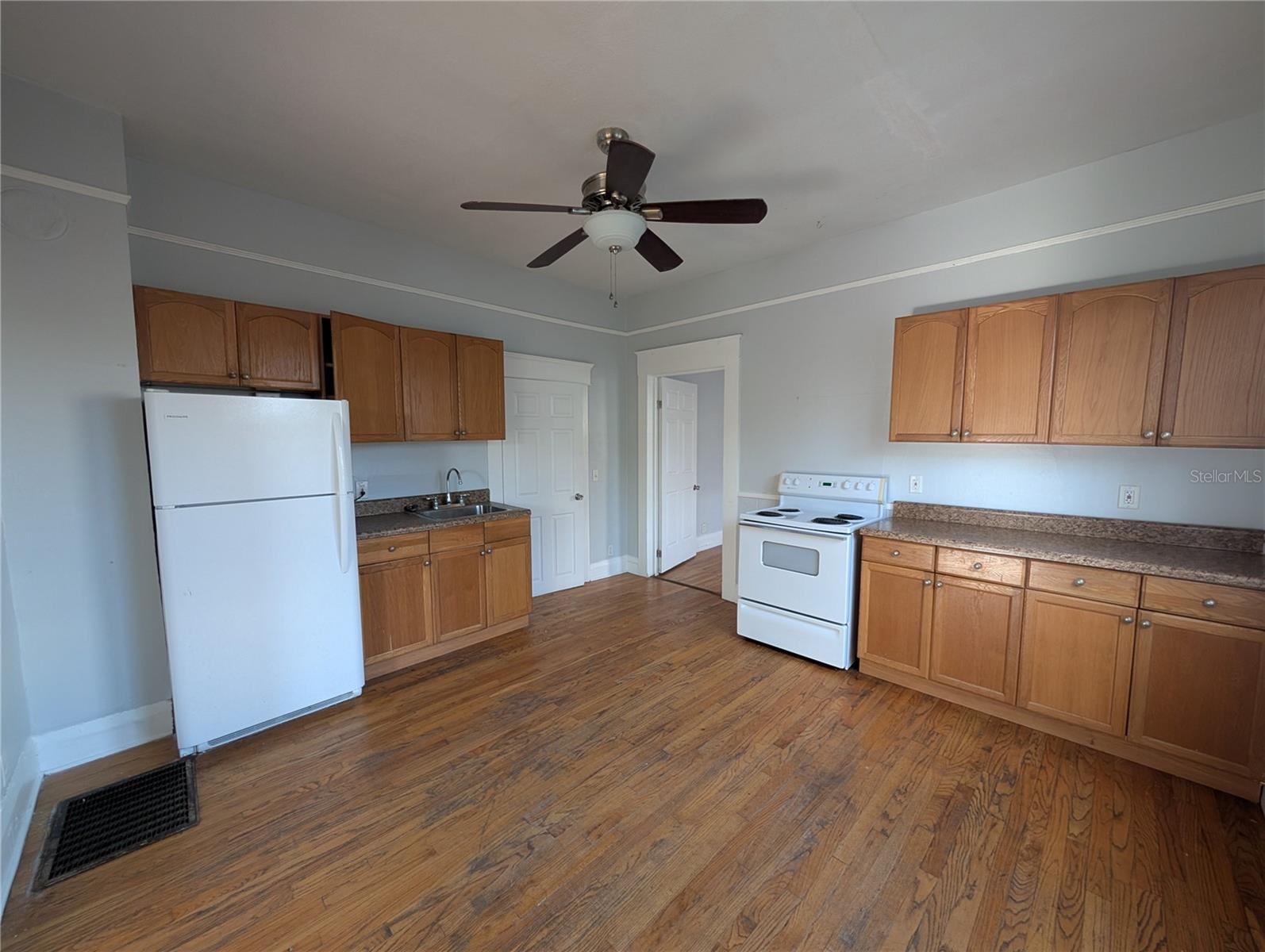 103 S WESTLAND AVENUE Apartment 3