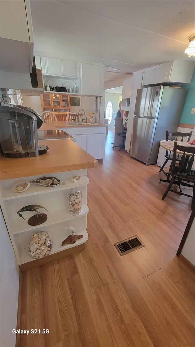 585 SKY HARBOR DRIVE 327