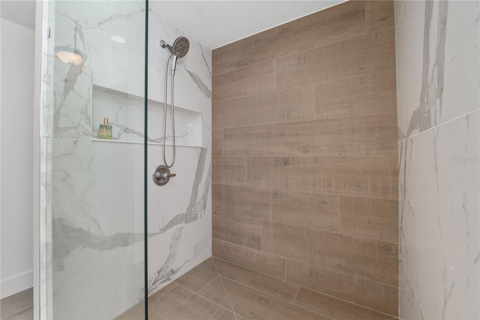 MEADOW WOOD FARMS UN 01 - Residential