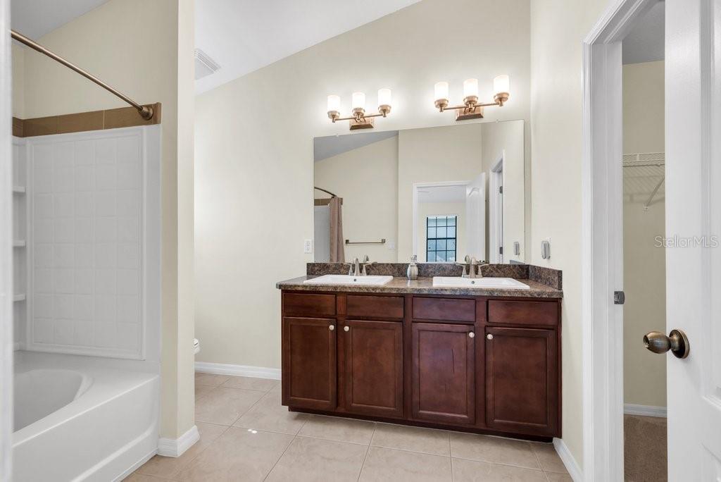FISHHAWK RANCH PH 2 TR 1 - Residential