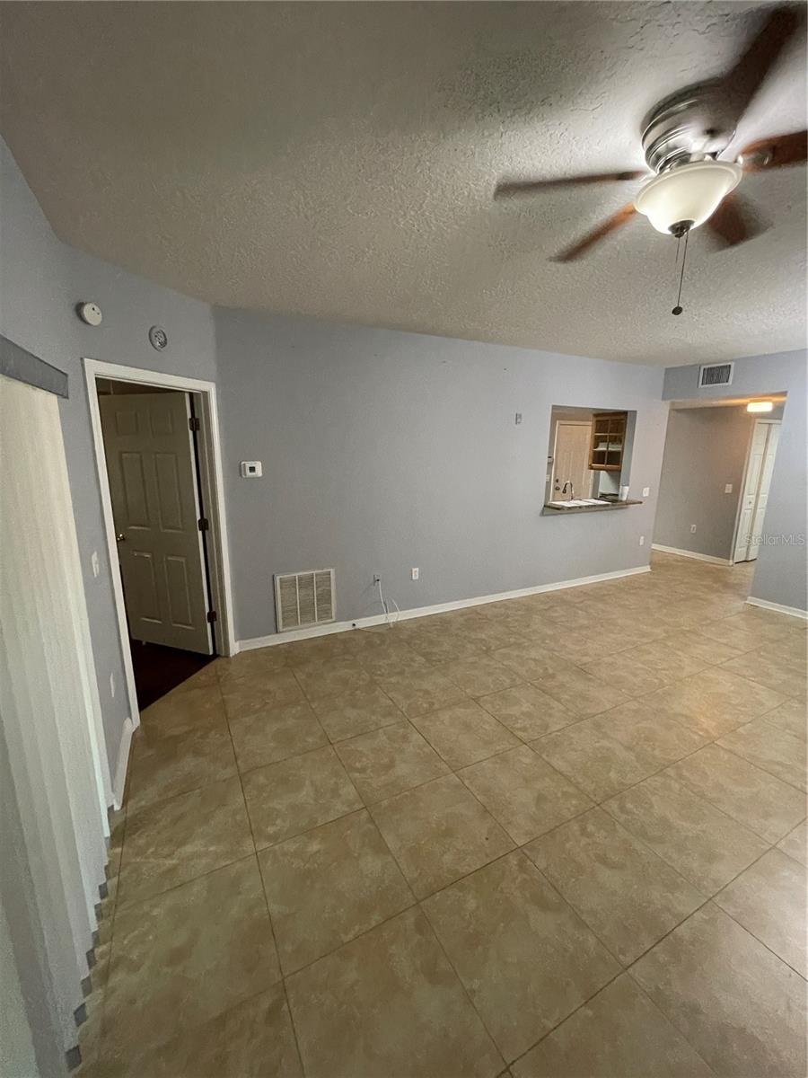 VILLAGES OF BLOOMINGDALE CONDO 3 - Residential