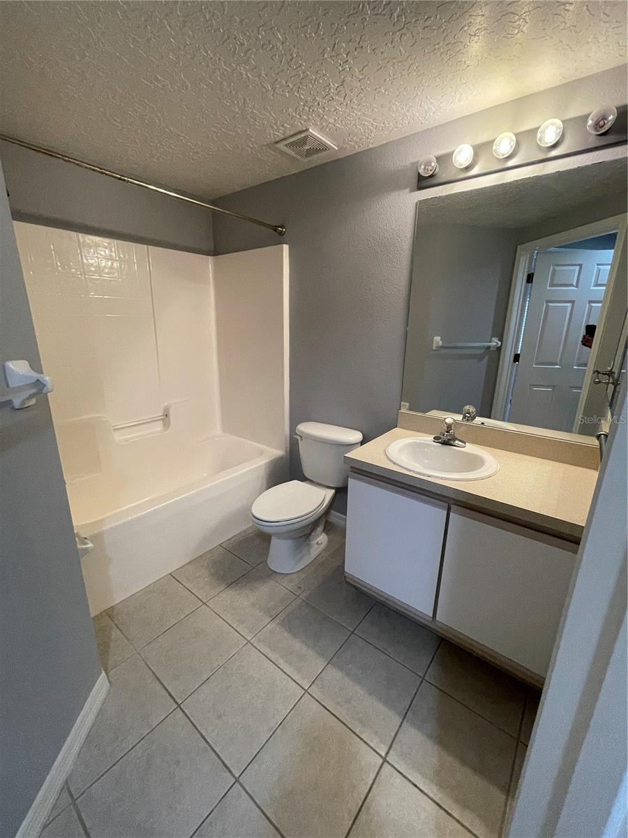 VILLAGES OF BLOOMINGDALE CONDO 3 - Residential