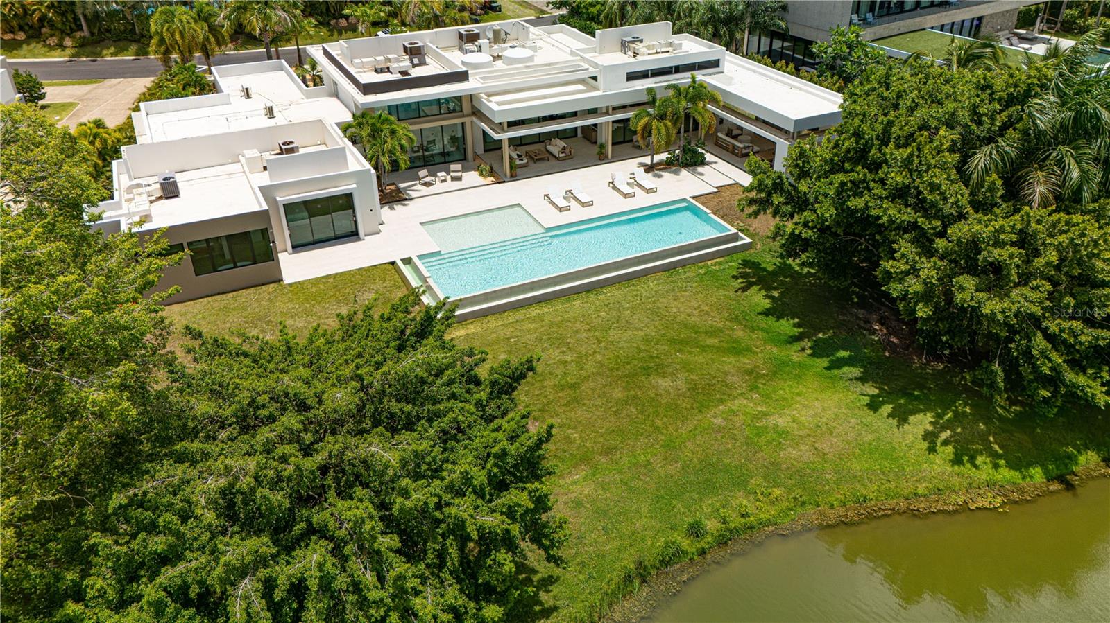 11 GOLF VIEW DRIVE