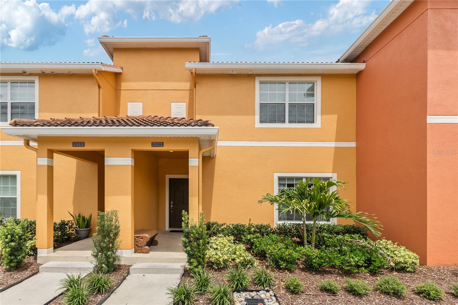 2911 BANANA PALM DRIVE