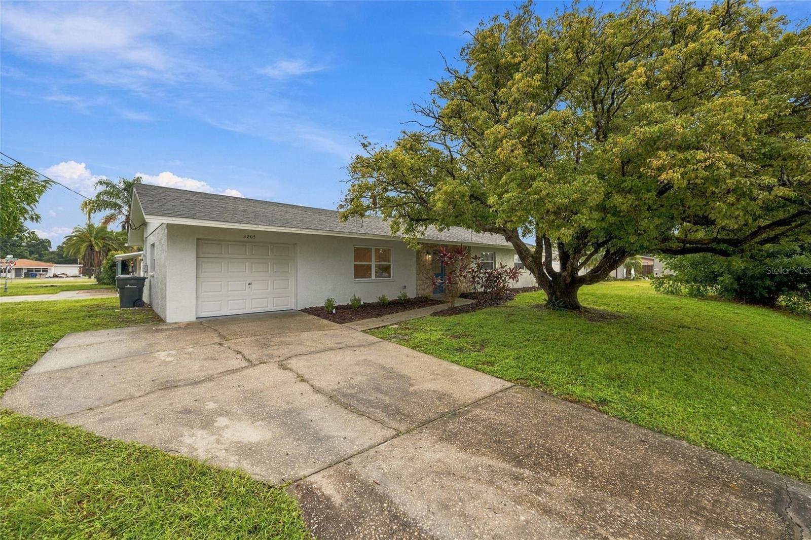 3205 DUNBAR DRIVE
