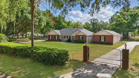 Photo of 5865 Ross Creek Road, Lakeland, FL 33810 (MLS # FC309625) Photo of 5865 Ross Creek Road, Lakeland, FL 33810 (MLS # FC309625)