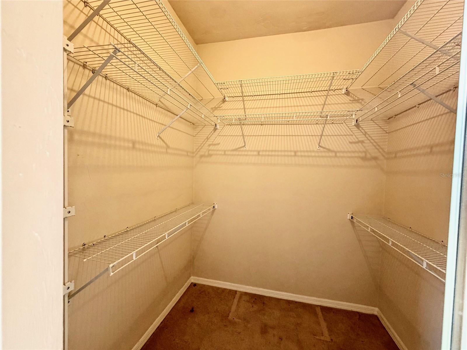 ASHTON - Residential