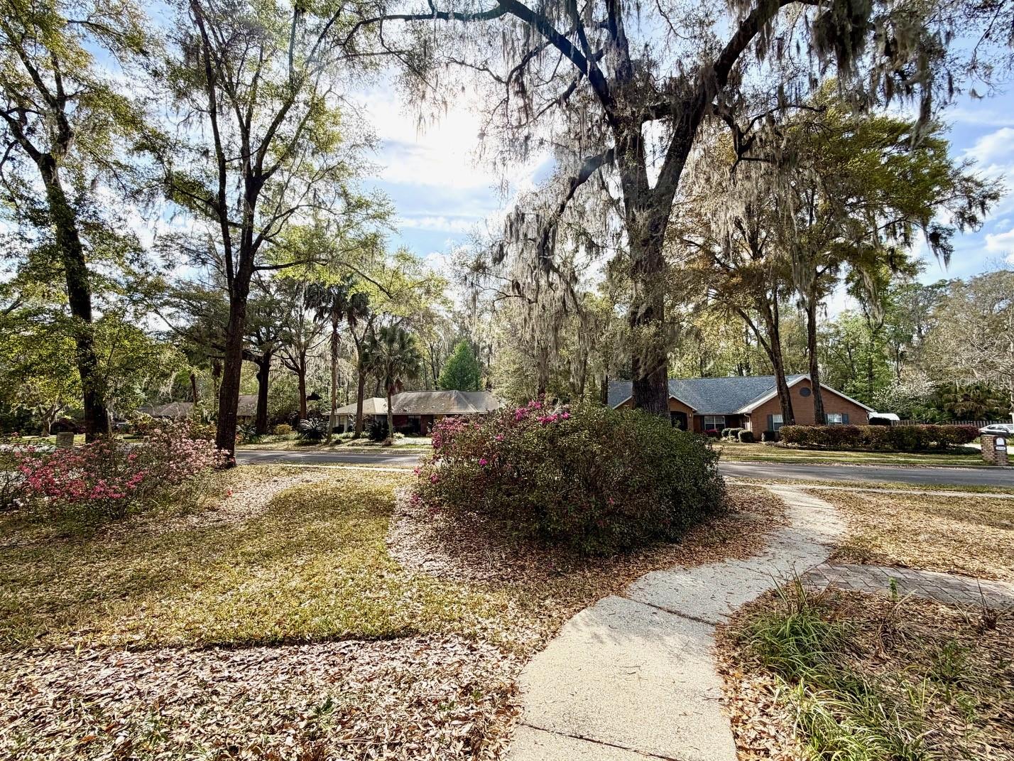 ASHTON - Residential