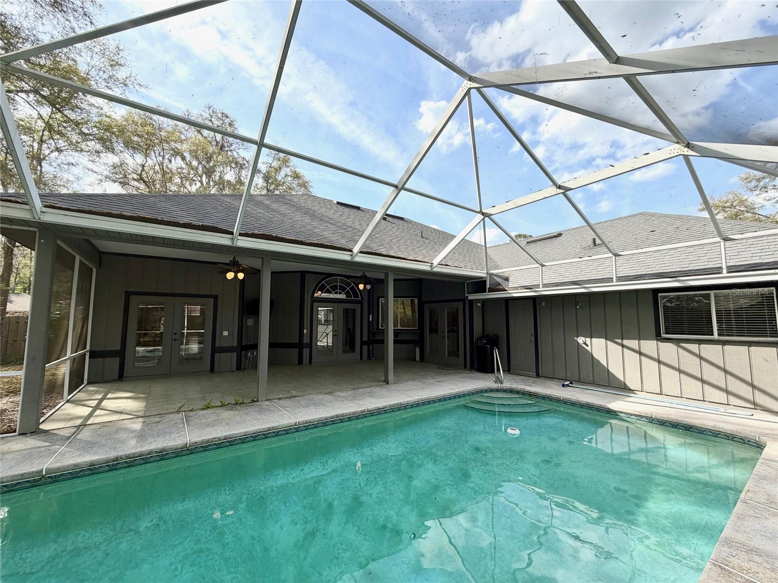 ASHTON - Residential