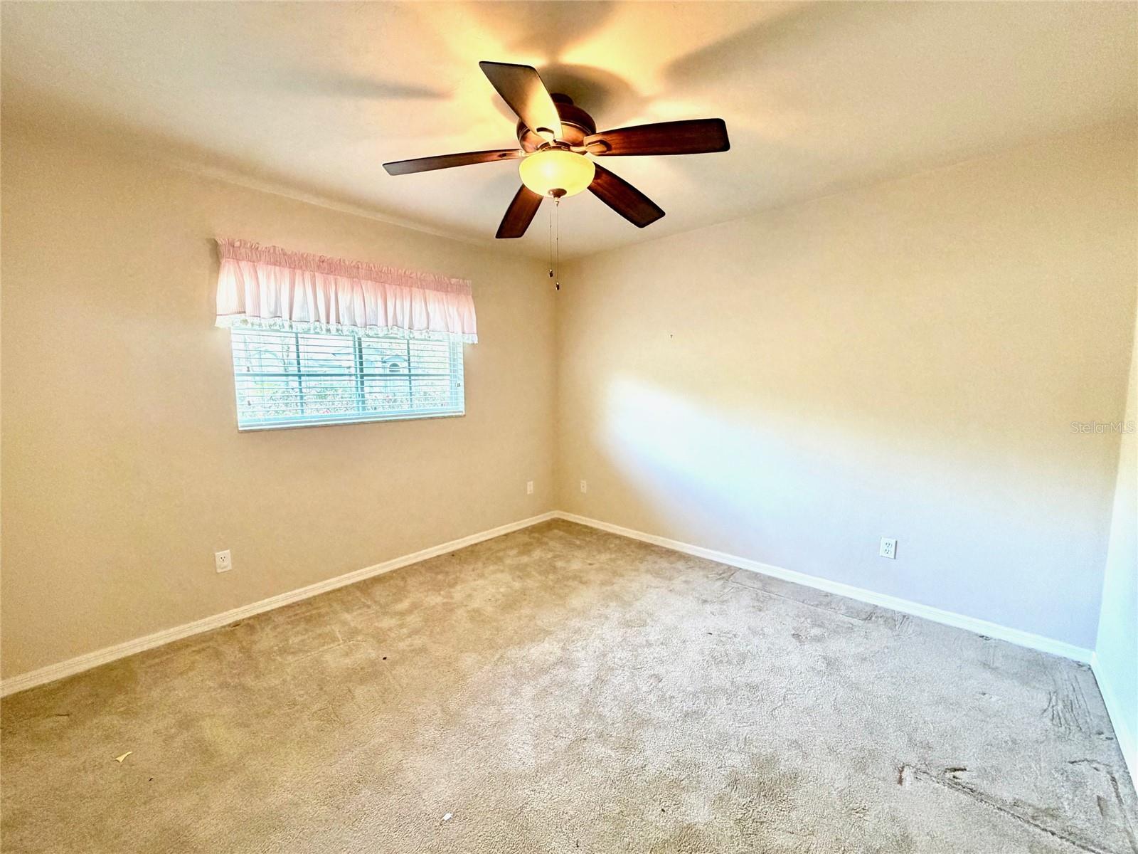 ASHTON - Residential