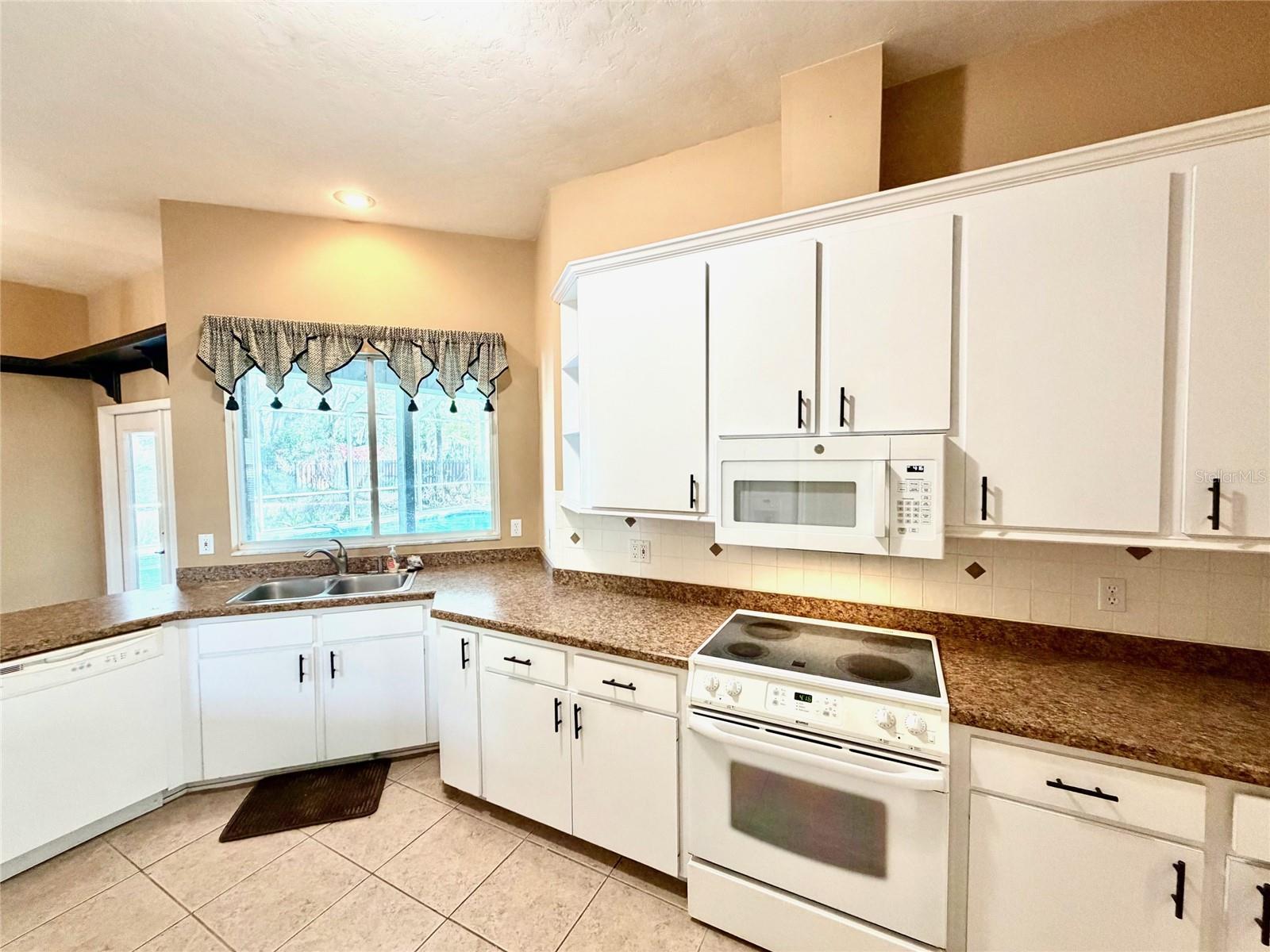 ASHTON - Residential