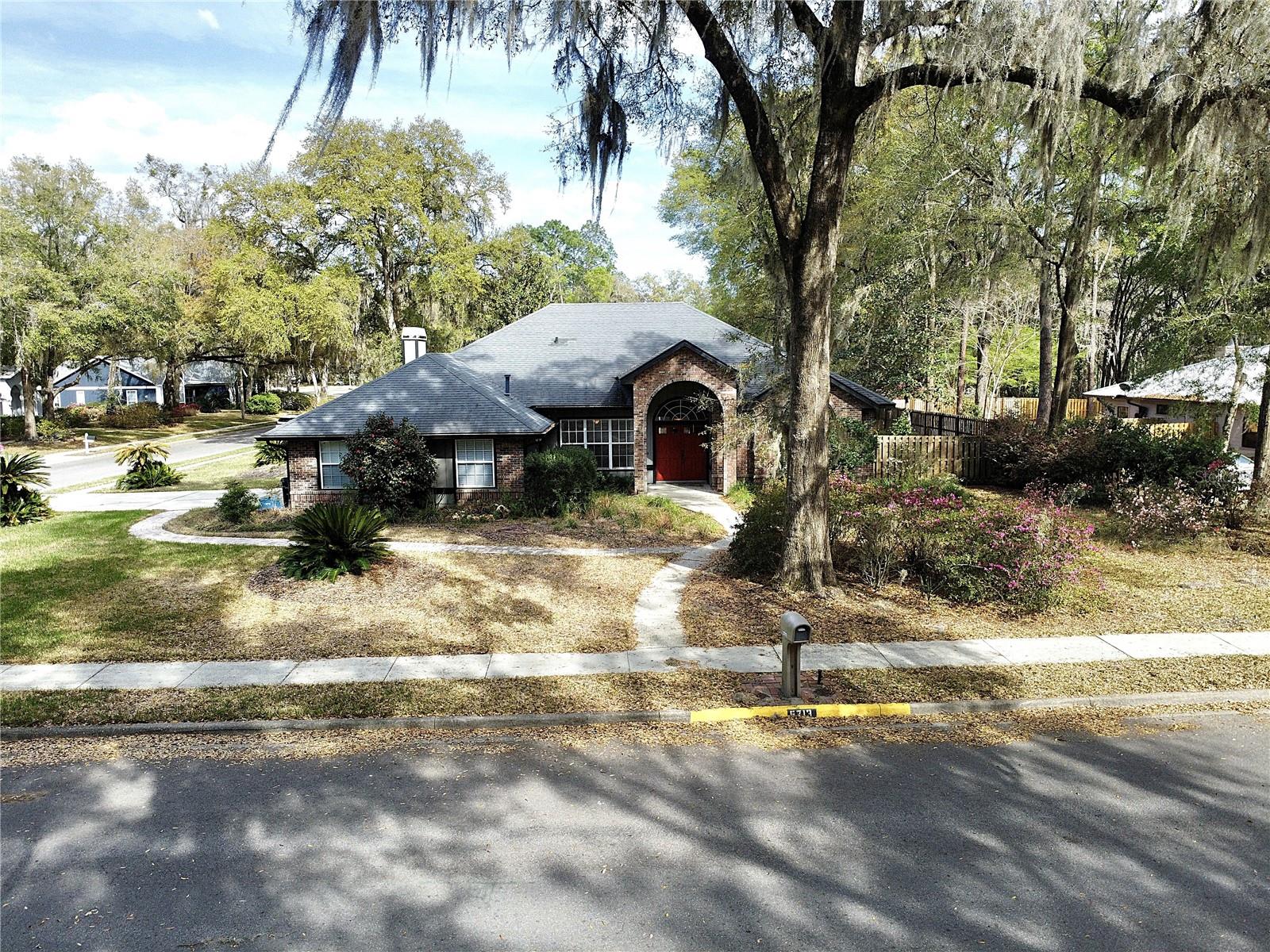 ASHTON - Residential