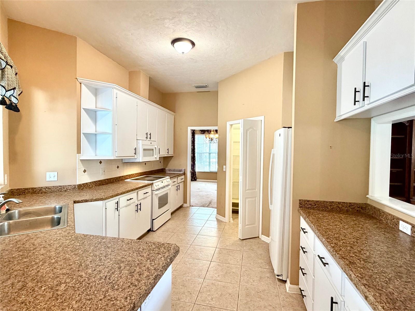 ASHTON - Residential