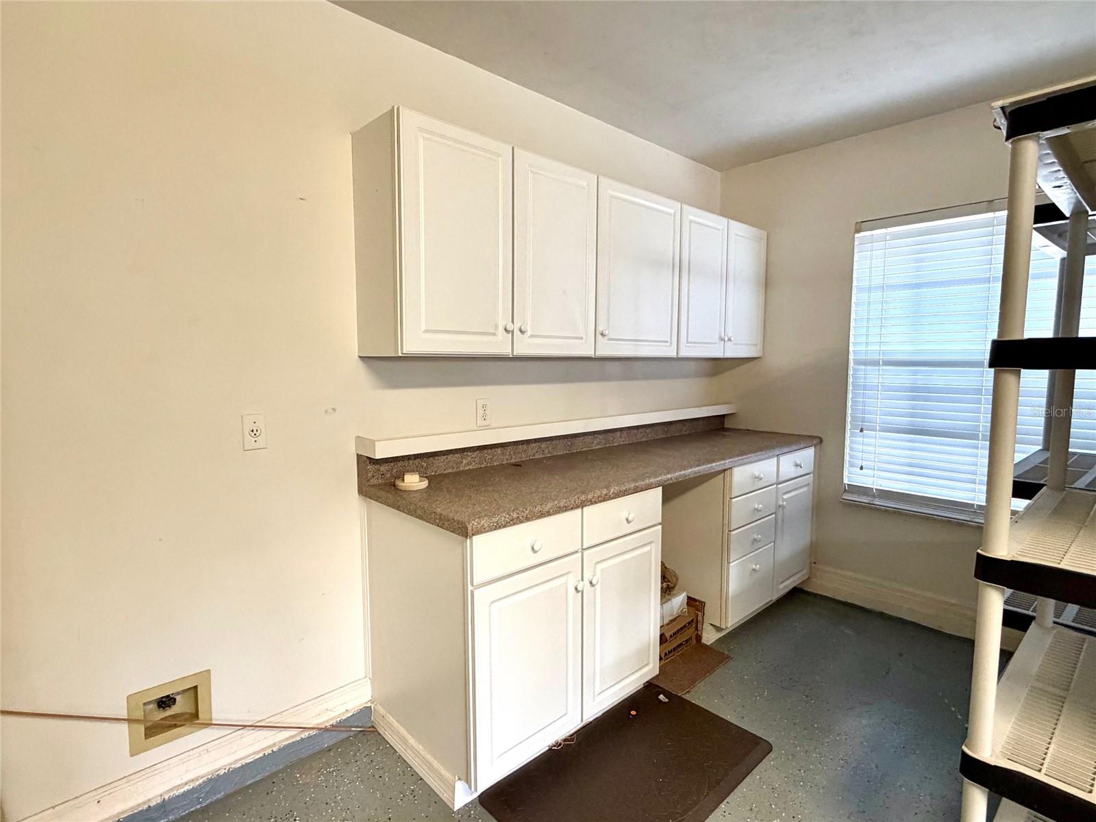 ASHTON - Residential