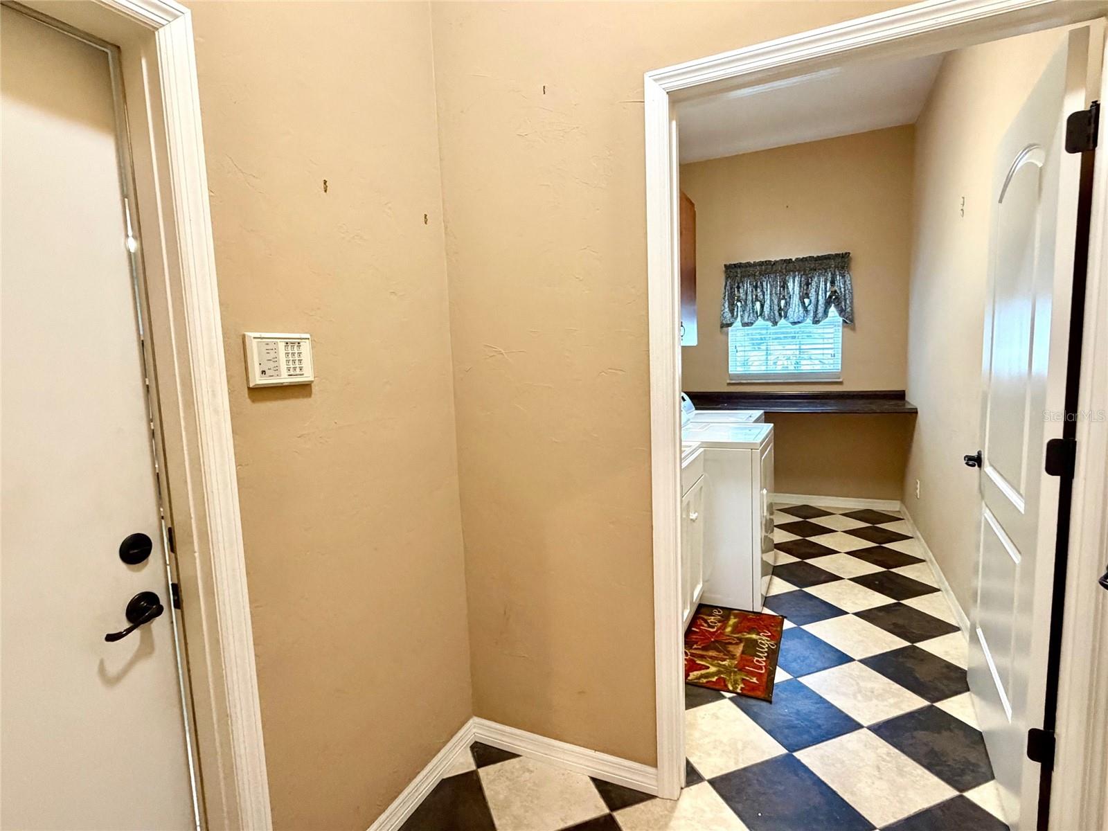 ASHTON - Residential