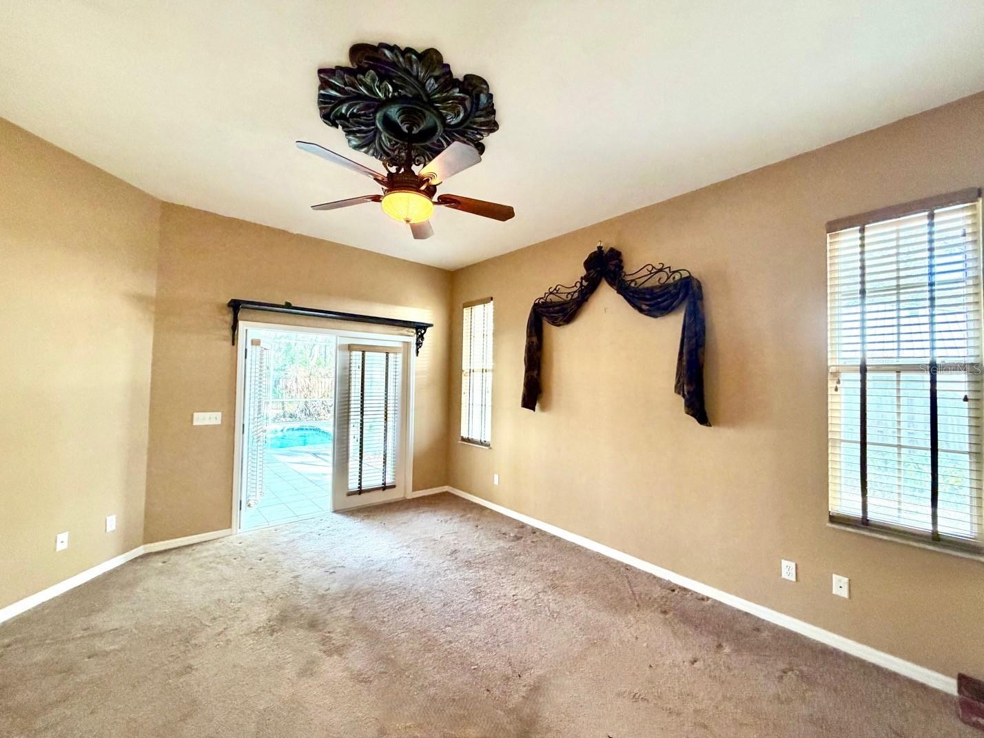 ASHTON - Residential