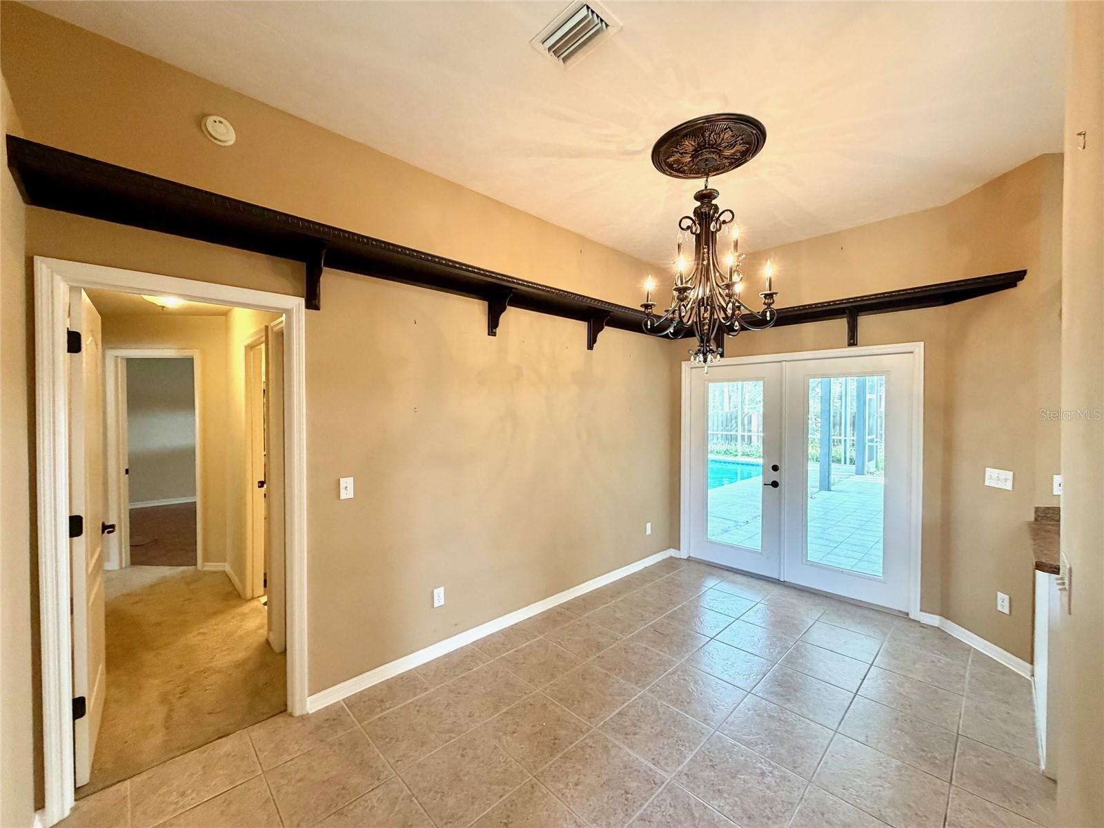 ASHTON - Residential