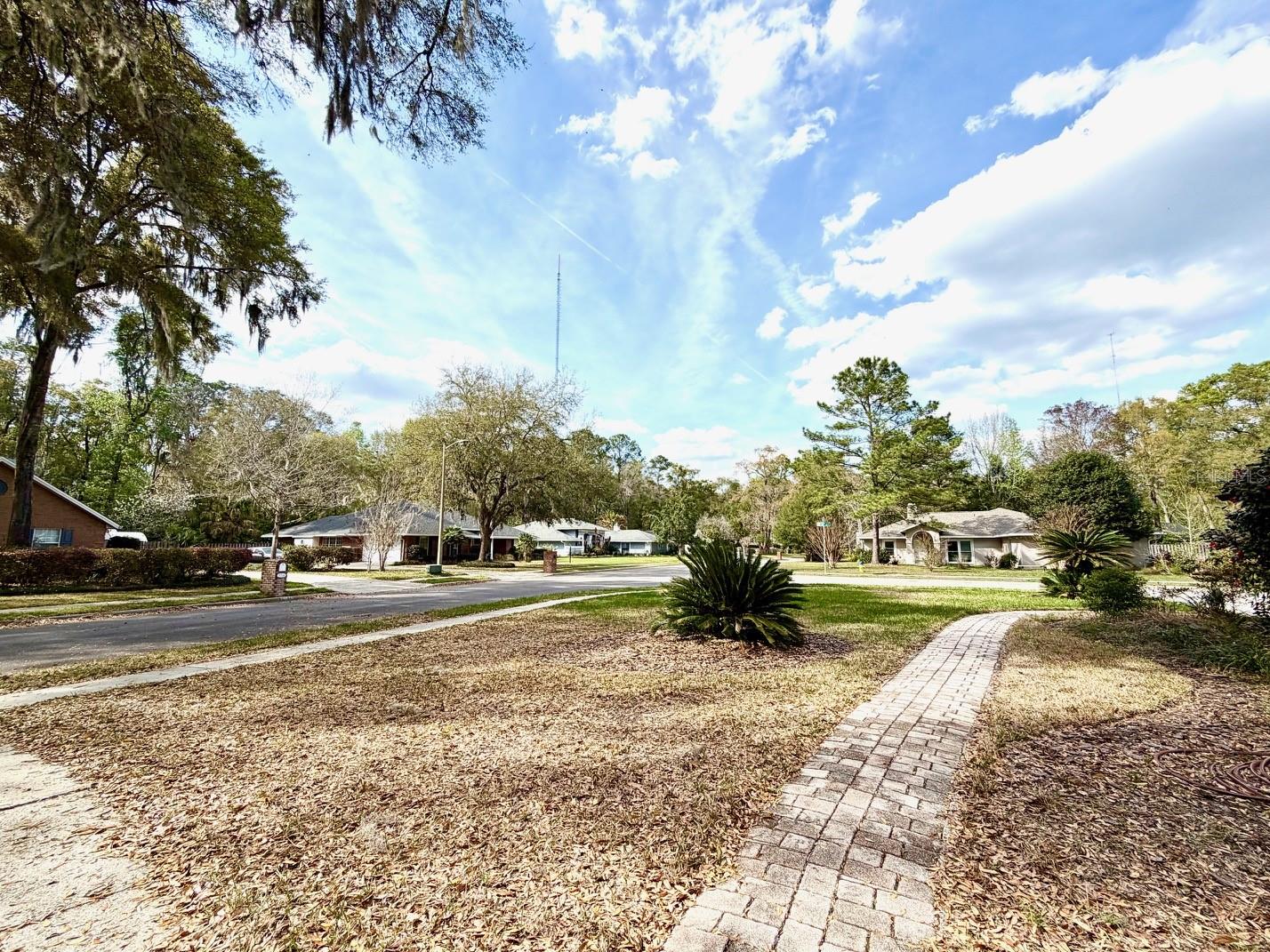 ASHTON - Residential