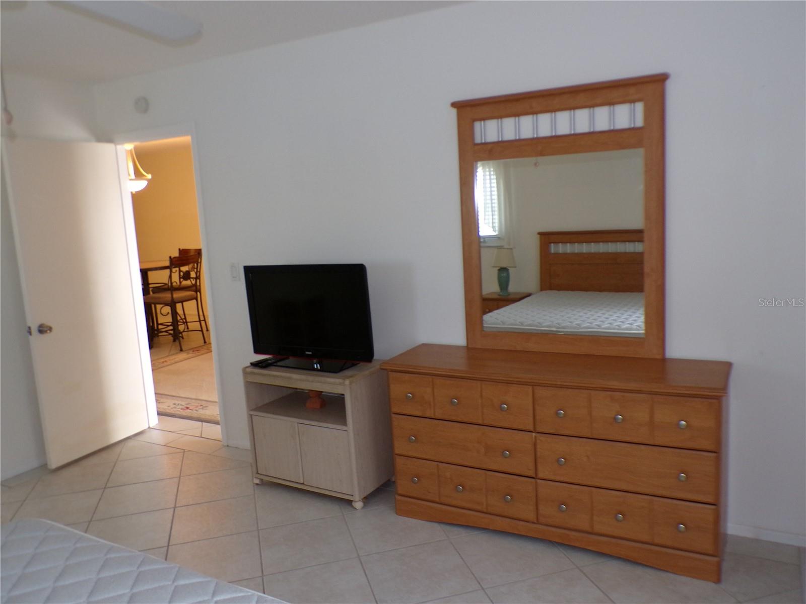 COUNTRY CLUB APTS - Residential Lease