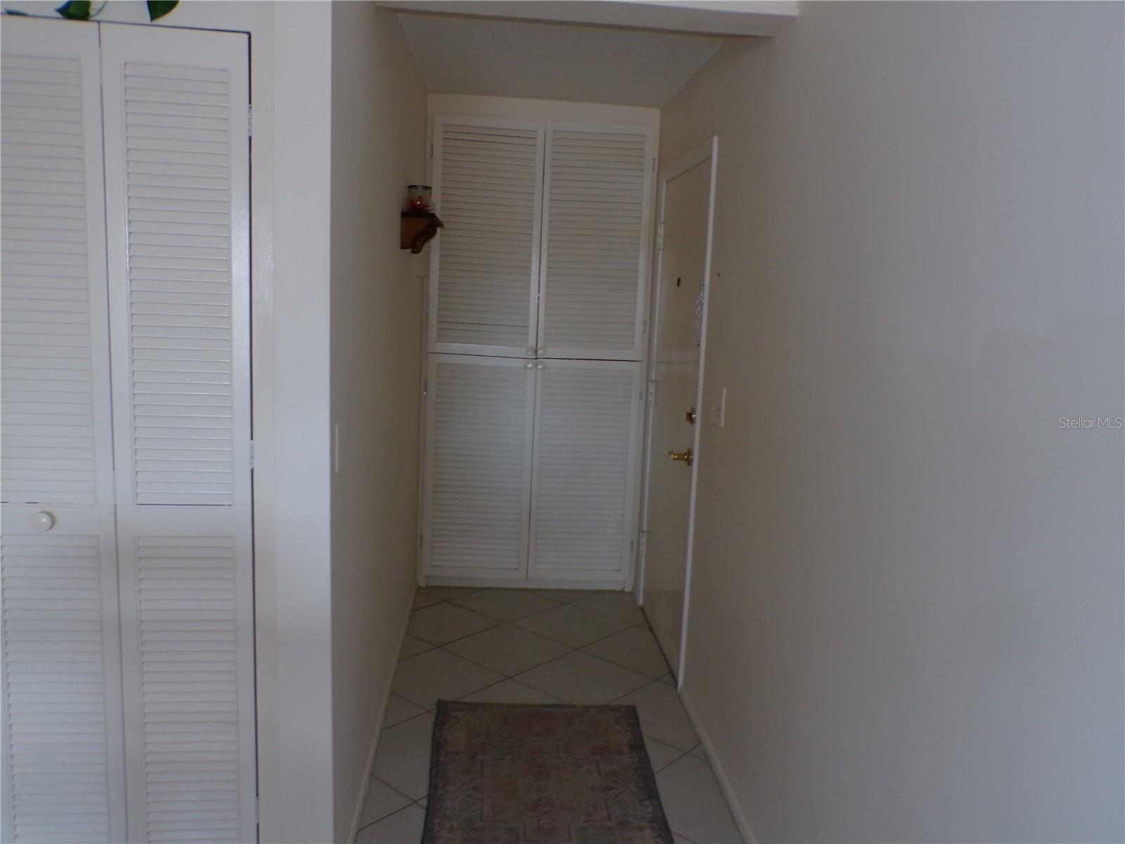 COUNTRY CLUB APTS - Residential Lease