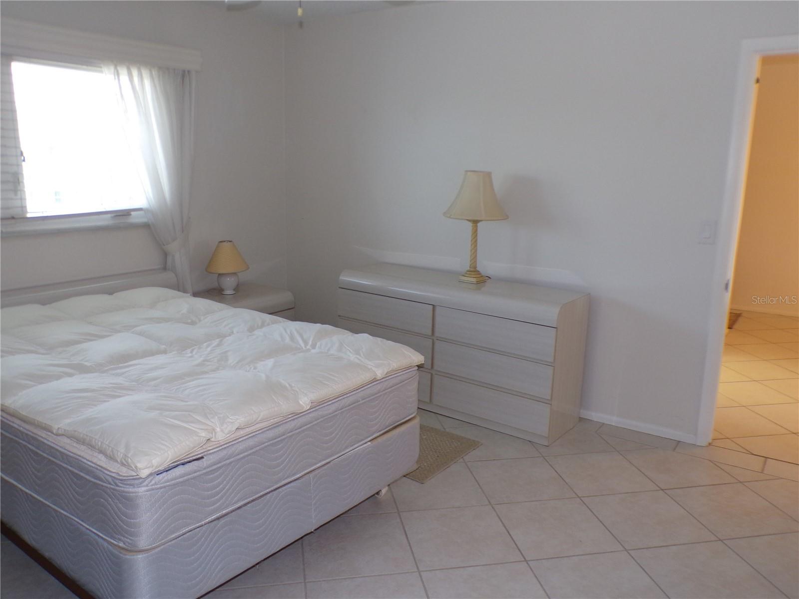 COUNTRY CLUB APTS - Residential Lease