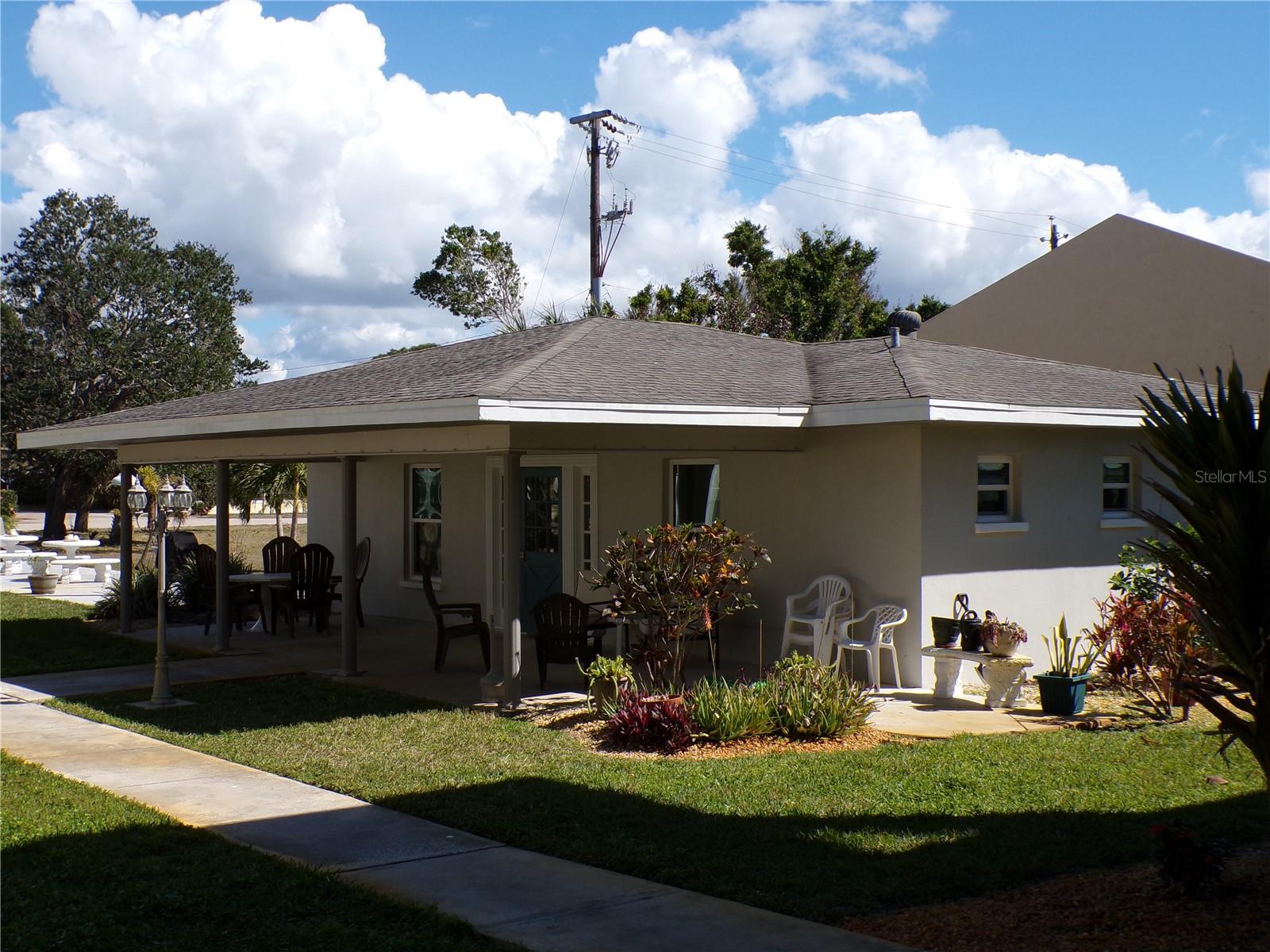 COUNTRY CLUB APTS - Residential Lease