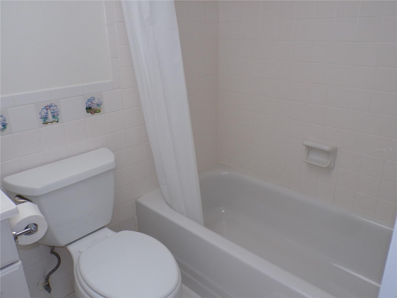 COUNTRY CLUB APTS - Residential Lease