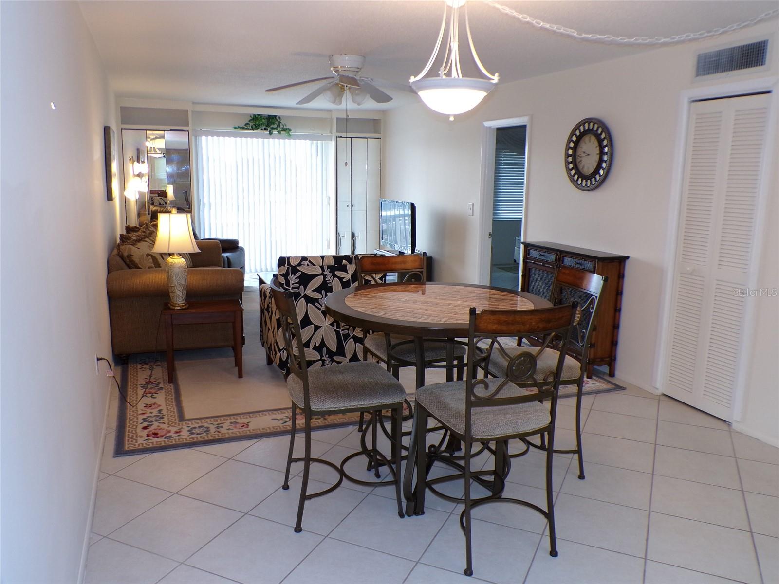 COUNTRY CLUB APTS - Residential Lease
