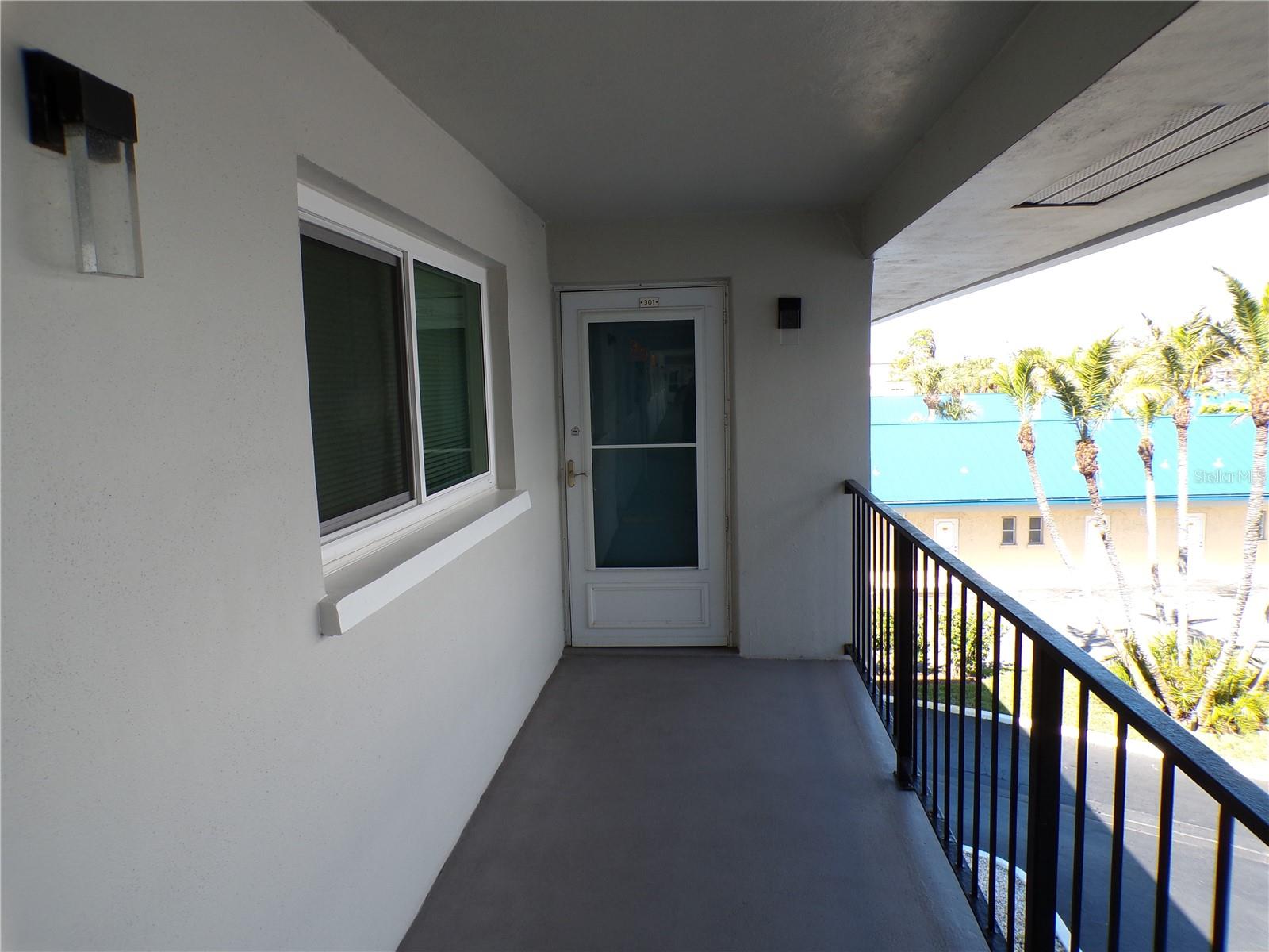 COUNTRY CLUB APTS - Residential Lease
