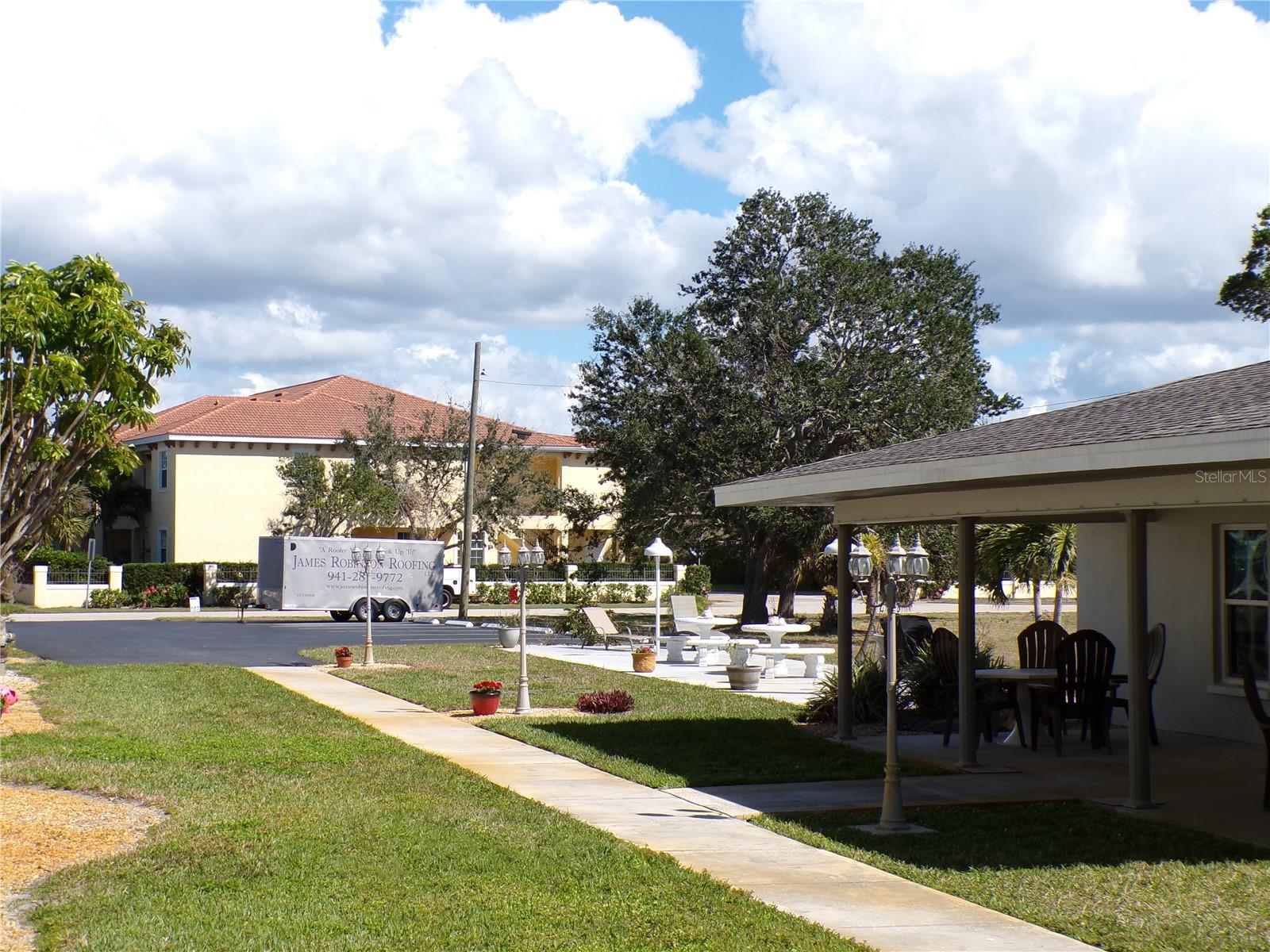 COUNTRY CLUB APTS - Residential Lease