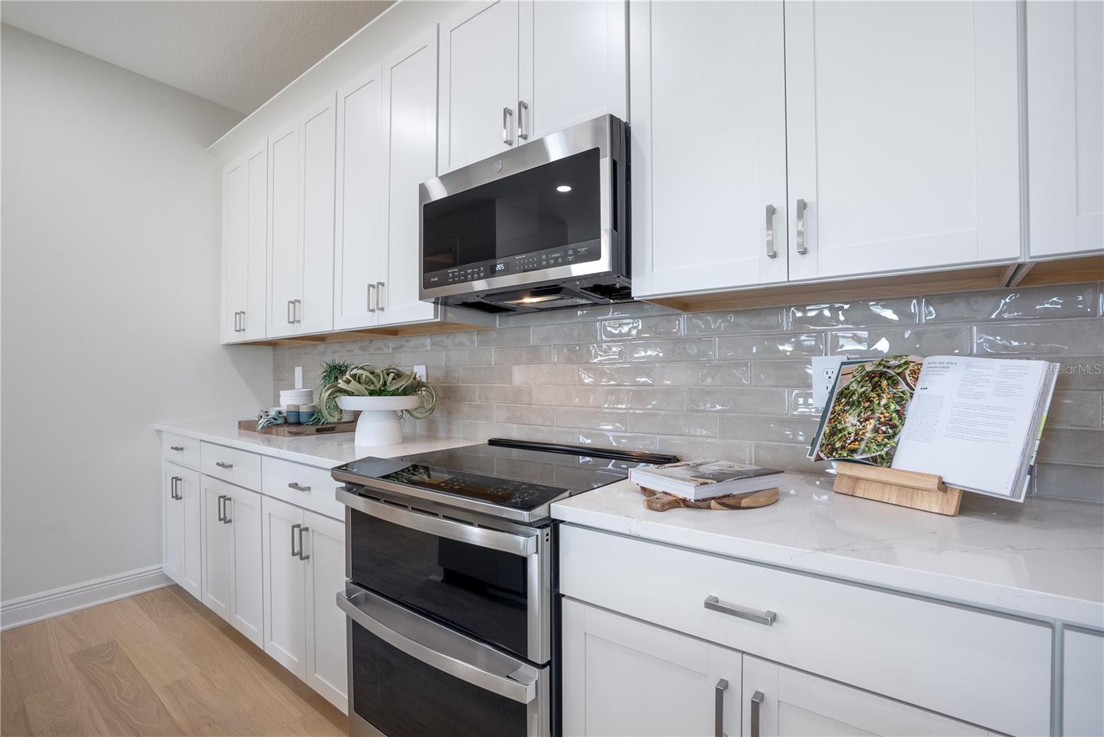 PALMERA AT WELLEN PARK - Residential